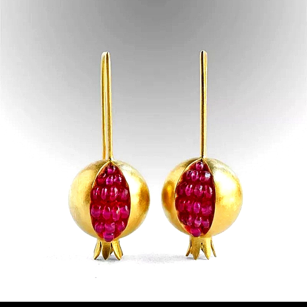 NWT 18k Gold plated over silver whith Garnets Biblical  Pomegranats, Earrings.